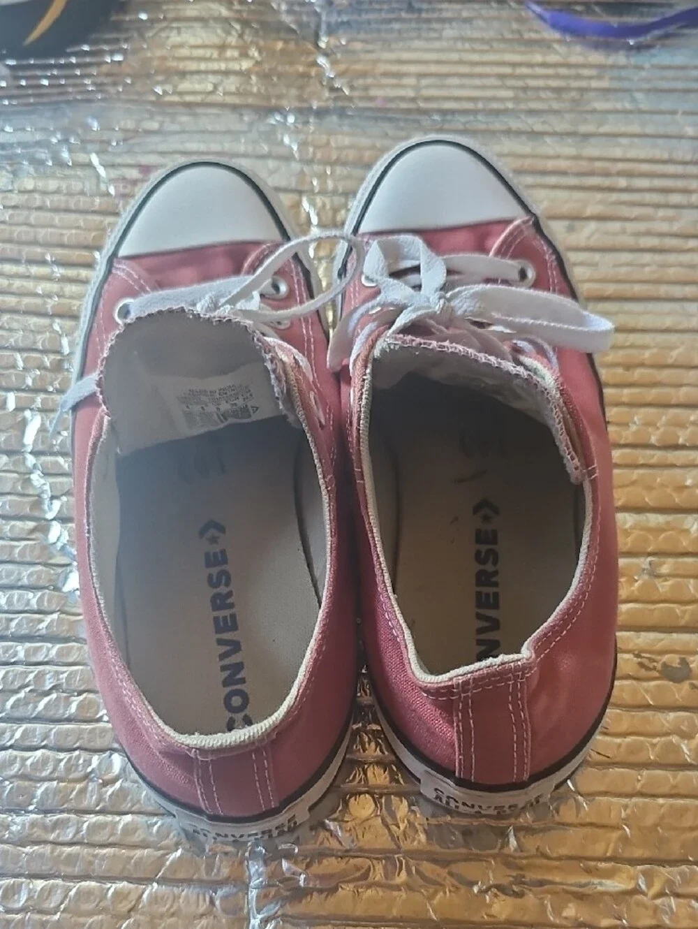Converse Kids Low Top Sneakers in Rose and White